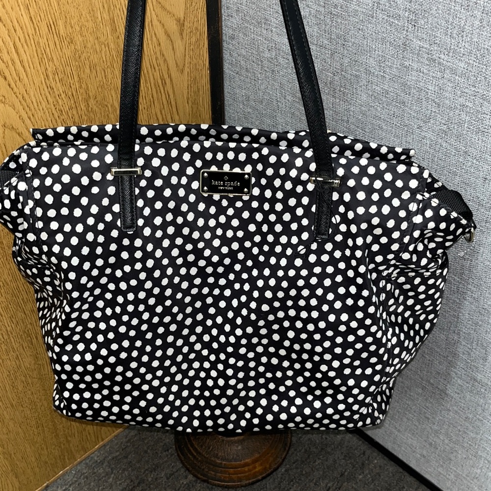KATE SPADE Polka Dot Diaper Bag w Changing pad lots of  POCKETS EXCELLENT - Picture 2 of 5